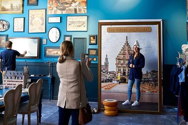 Gouda trip from Amsterdam by train with Gouda Cheese Experience