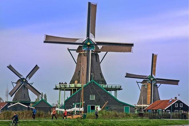 Amsterdam: Daytrip to Zaanse Schans, Edam, Volendam & Marken