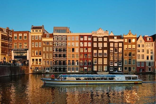 Reserved Entrance to Rijksmuseum with Canal Cruise in Amsterdam 
