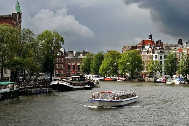 Reserved Entrance to Rijksmuseum with Canal Cruise in Amsterdam 