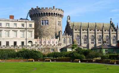 Dublin Walking Tour with Book of Kells Skip-the-Line Tickets