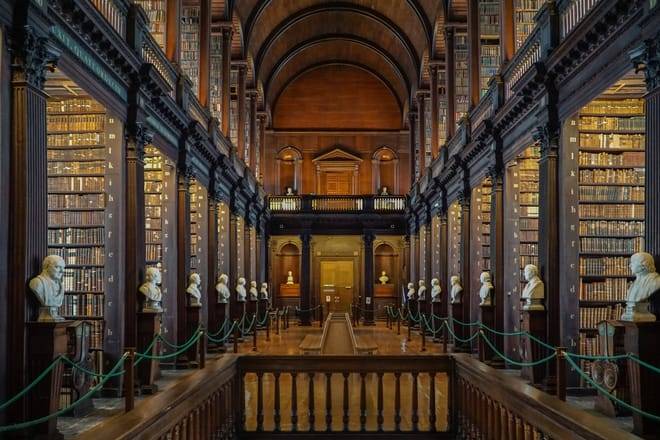 IRDU033  - English - Book of Kells, Dublin Castle, Christ Church Cathedral Tour