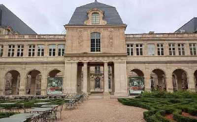Paris: Carnavalet Museum Guided Tour