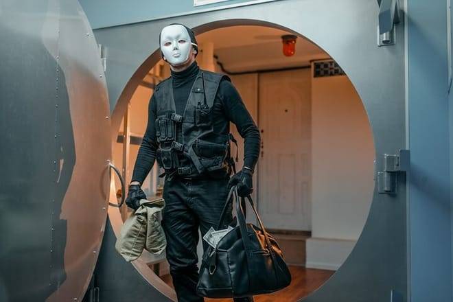 Escape Game Outdoor Theme Team Heist in Strasbourg